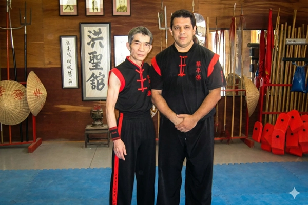Sifu John La Touche junto al Gran Maestro Chen Yong Fa, demostrando linaje auténtico